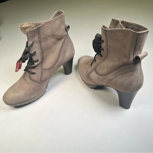 Tamaris Shoes - Tamaris tope boots size 9 used, but just barely used. Ireland.
